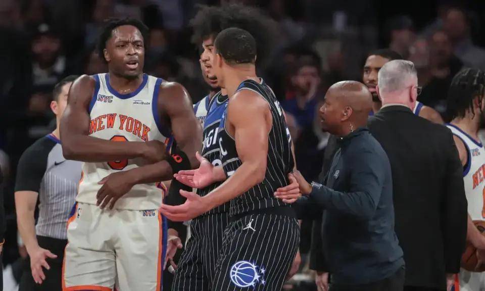 里程碑夜！波尔图回应争议；NBA季后赛今夜刷纪录；压力陡增；阵容厚度经受考验的简单介绍