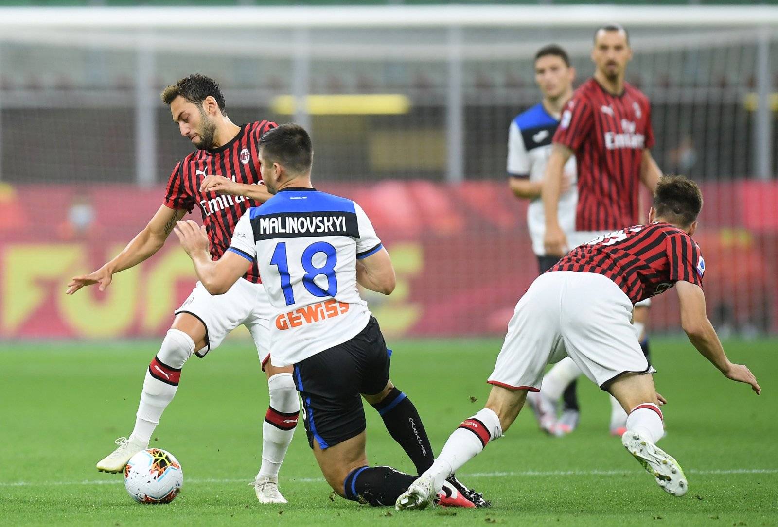 从今夜武汉三镇复出首秀到新疆广汇围绕意甲刷新队史纪录，加时末段曼城调整名单以备欧篮联的简单介绍